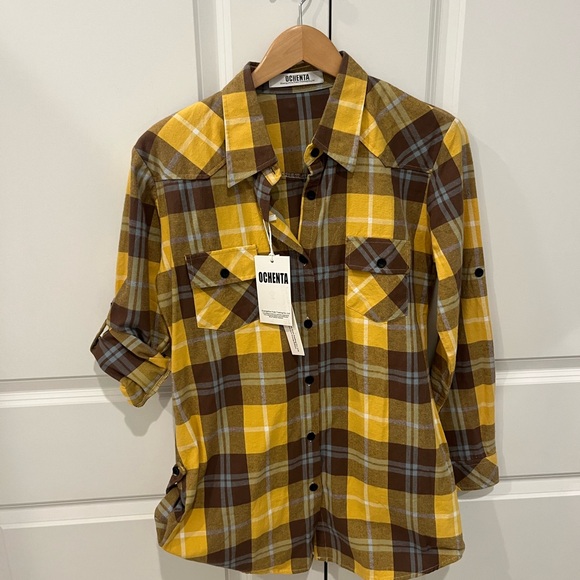 Ochenta NWT women’s yellow plaid flannel button up with collar & button sleeves - Picture 6 of 8
